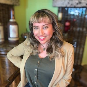 Meet your Posher, Nidia